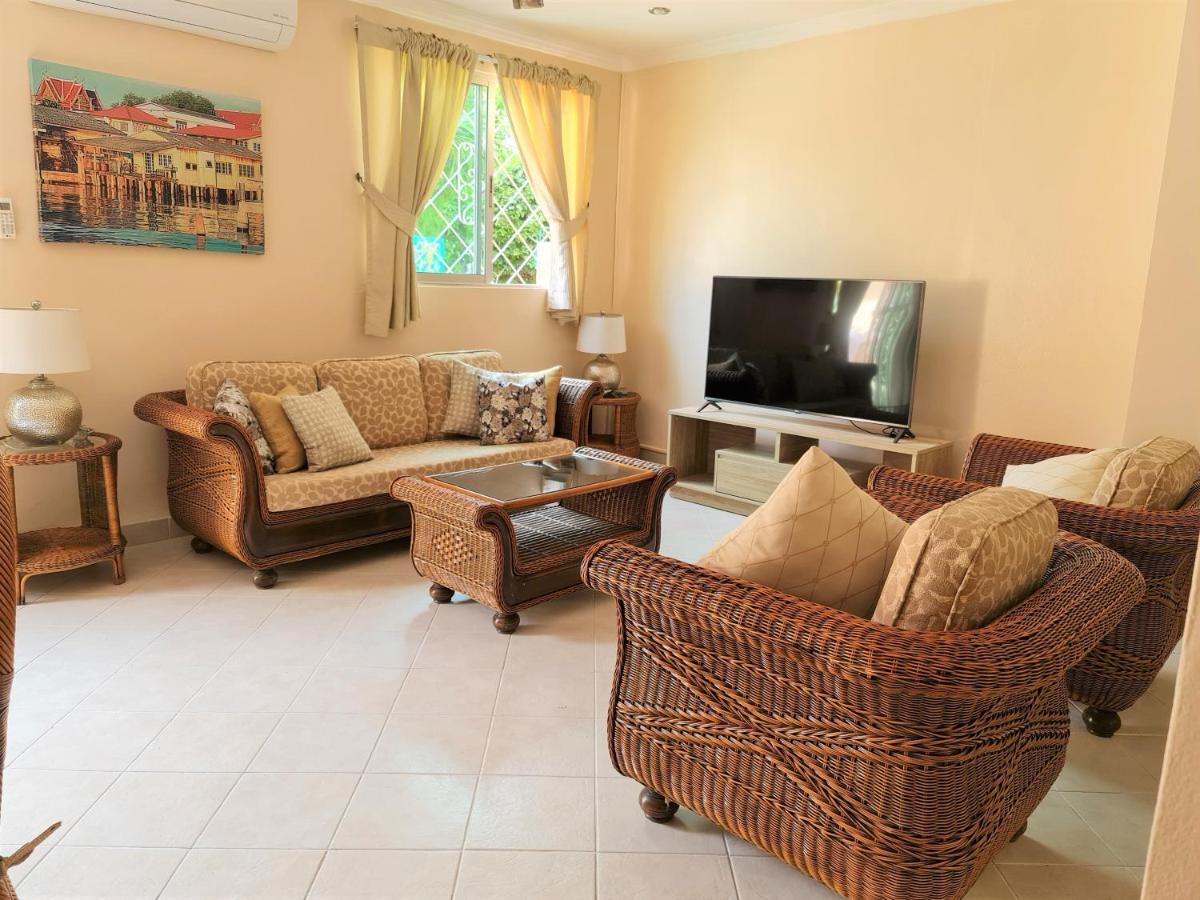 Butterfly Garden Boutique Residences By Frasier, A Lifestyle Destination Apt And Villas 1 To 3 Bedroom Units, 2 Full Bathrooms, Rain Shower, Spa Bath, Complete Kitchen, Staff 24-7,Fast Fiber Optic Wifi, 55" Smart Tv'S, Free Bbq, Pattaya Zewnętrze zdjęcie