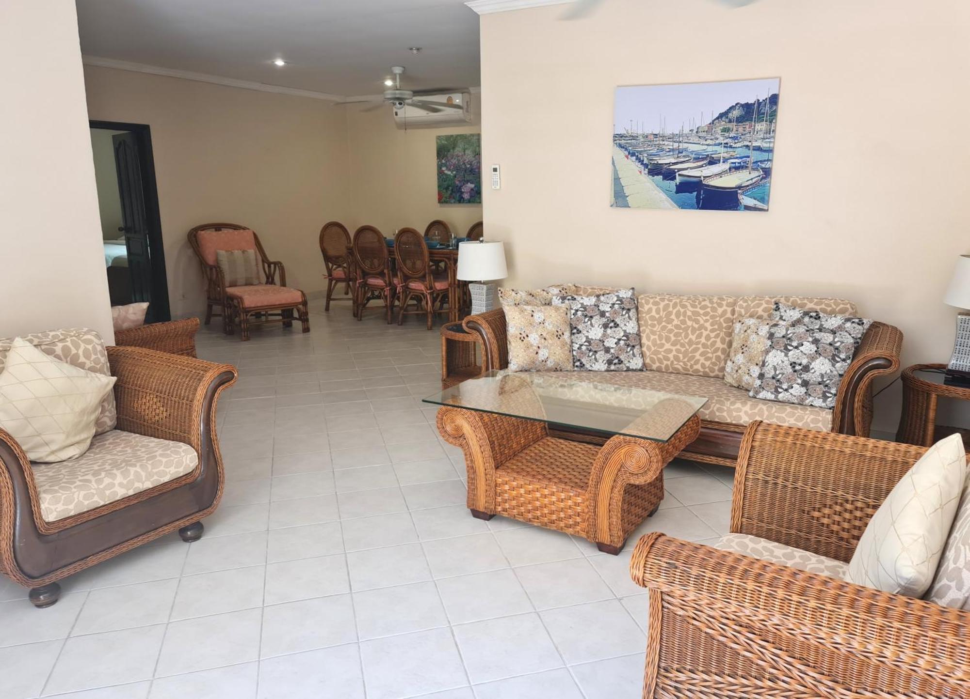 Butterfly Garden Boutique Residences By Frasier, A Lifestyle Destination Apt And Villas 1 To 3 Bedroom Units, 2 Full Bathrooms, Rain Shower, Spa Bath, Complete Kitchen, Staff 24-7,Fast Fiber Optic Wifi, 55" Smart Tv'S, Free Bbq, Pattaya Zewnętrze zdjęcie