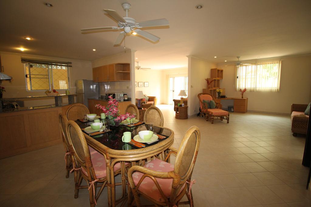 Butterfly Garden Boutique Residences By Frasier, A Lifestyle Destination Apt And Villas 1 To 3 Bedroom Units, 2 Full Bathrooms, Rain Shower, Spa Bath, Complete Kitchen, Staff 24-7,Fast Fiber Optic Wifi, 55" Smart Tv'S, Free Bbq, Pattaya Pokój zdjęcie