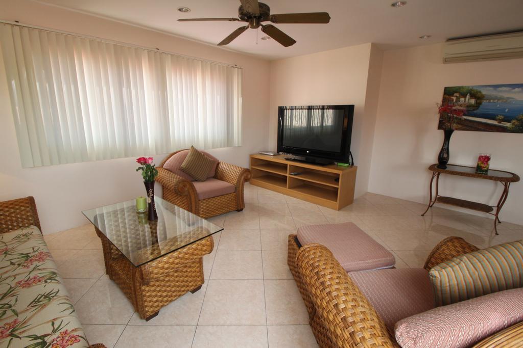 Butterfly Garden Boutique Residences By Frasier, A Lifestyle Destination Apt And Villas 1 To 3 Bedroom Units, 2 Full Bathrooms, Rain Shower, Spa Bath, Complete Kitchen, Staff 24-7,Fast Fiber Optic Wifi, 55" Smart Tv'S, Free Bbq, Pattaya Zewnętrze zdjęcie